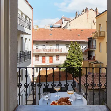 Apartment Days - - Balcony - Next To Vysehrad Castle *